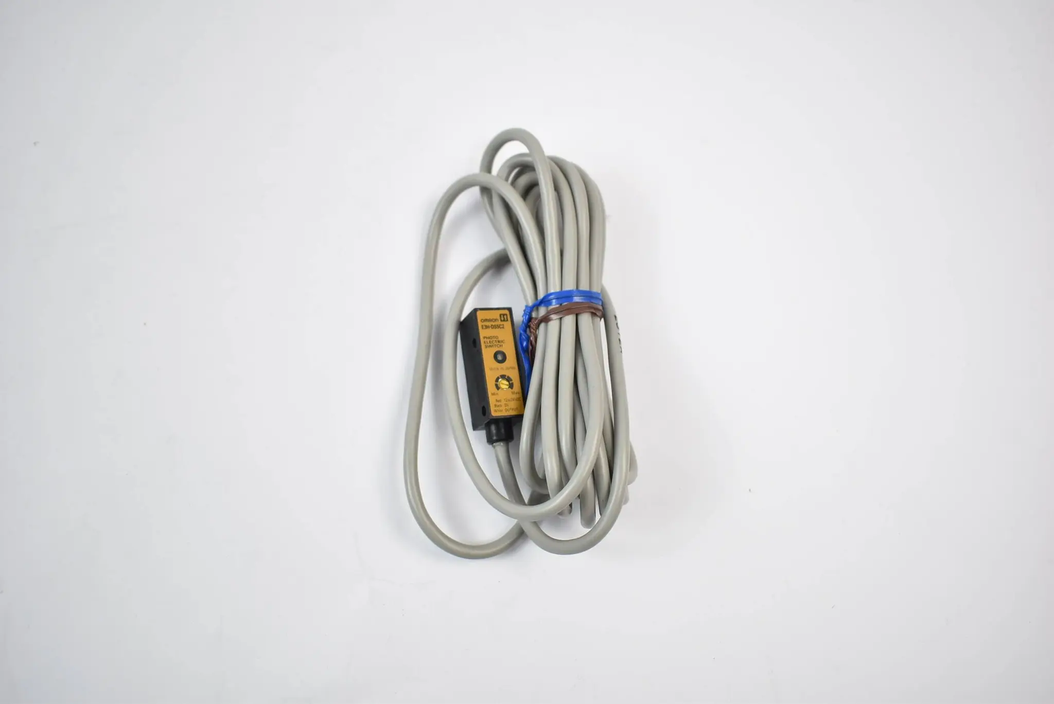 Produktfoto 1 von Omron Photoelectric Switch Fotoelektrischer Schalter 12 - 24 VDC ( E3H-DS5C2 )