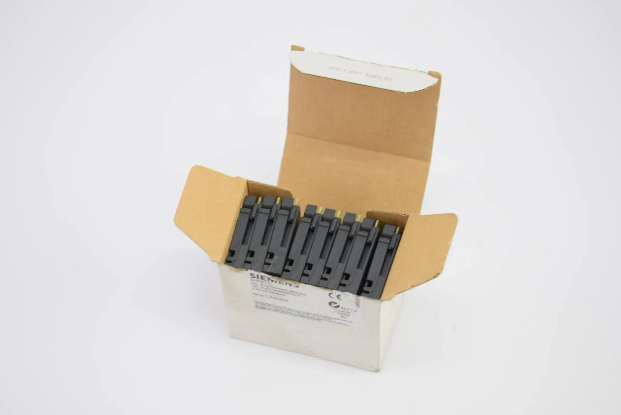 Produktfoto 1 von Siemens simatic SC 8 Stück in VPE 6ES7 122-1BB00-0AA0 ( 6ES7122-1BB00-0AA0 ) E2