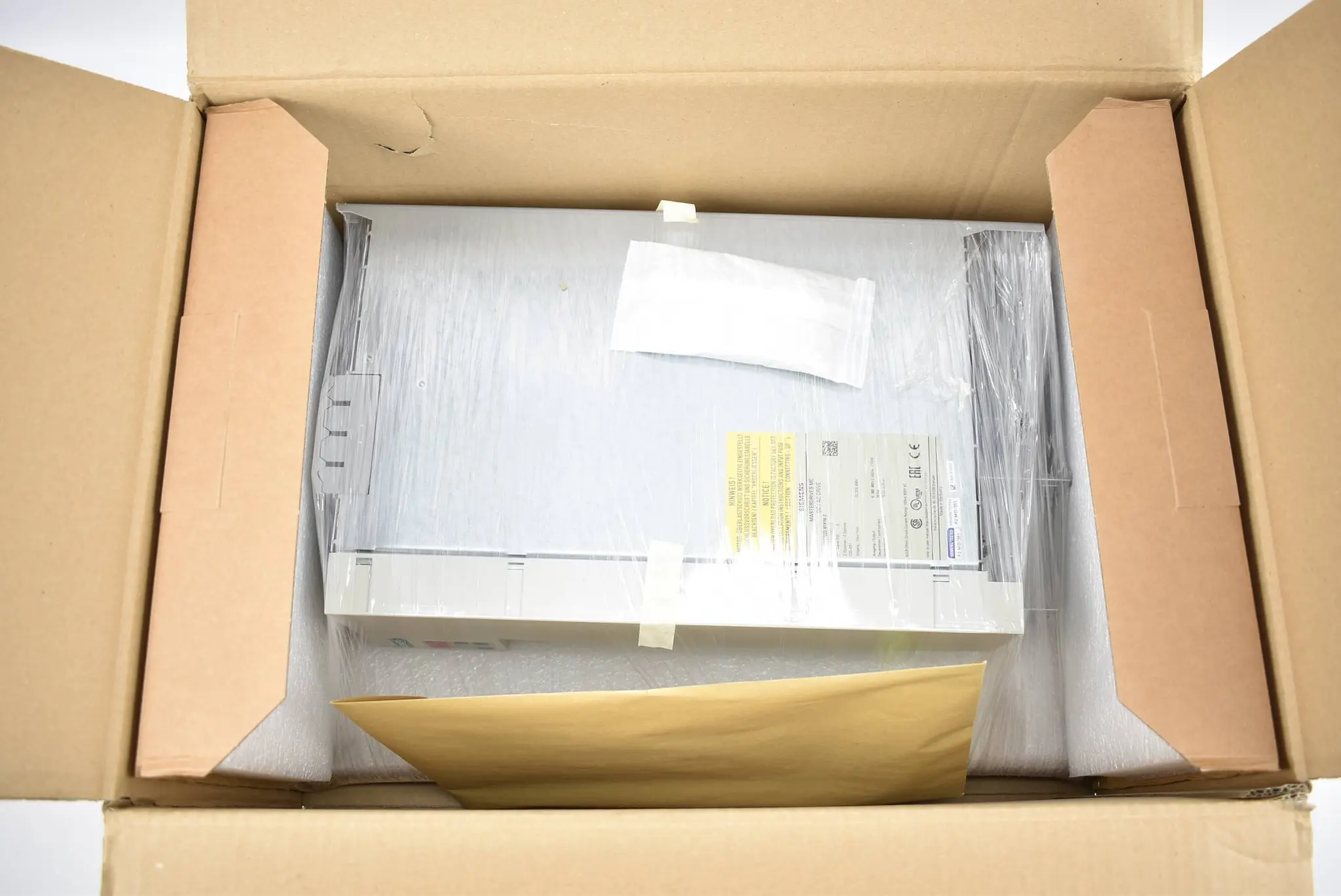 Produktfoto 1 von Siemens Masterdrives MC DC/AC Drive 6SE7022-6TP70-Z ( 6SE7 022-6TP70-Z ) E.E