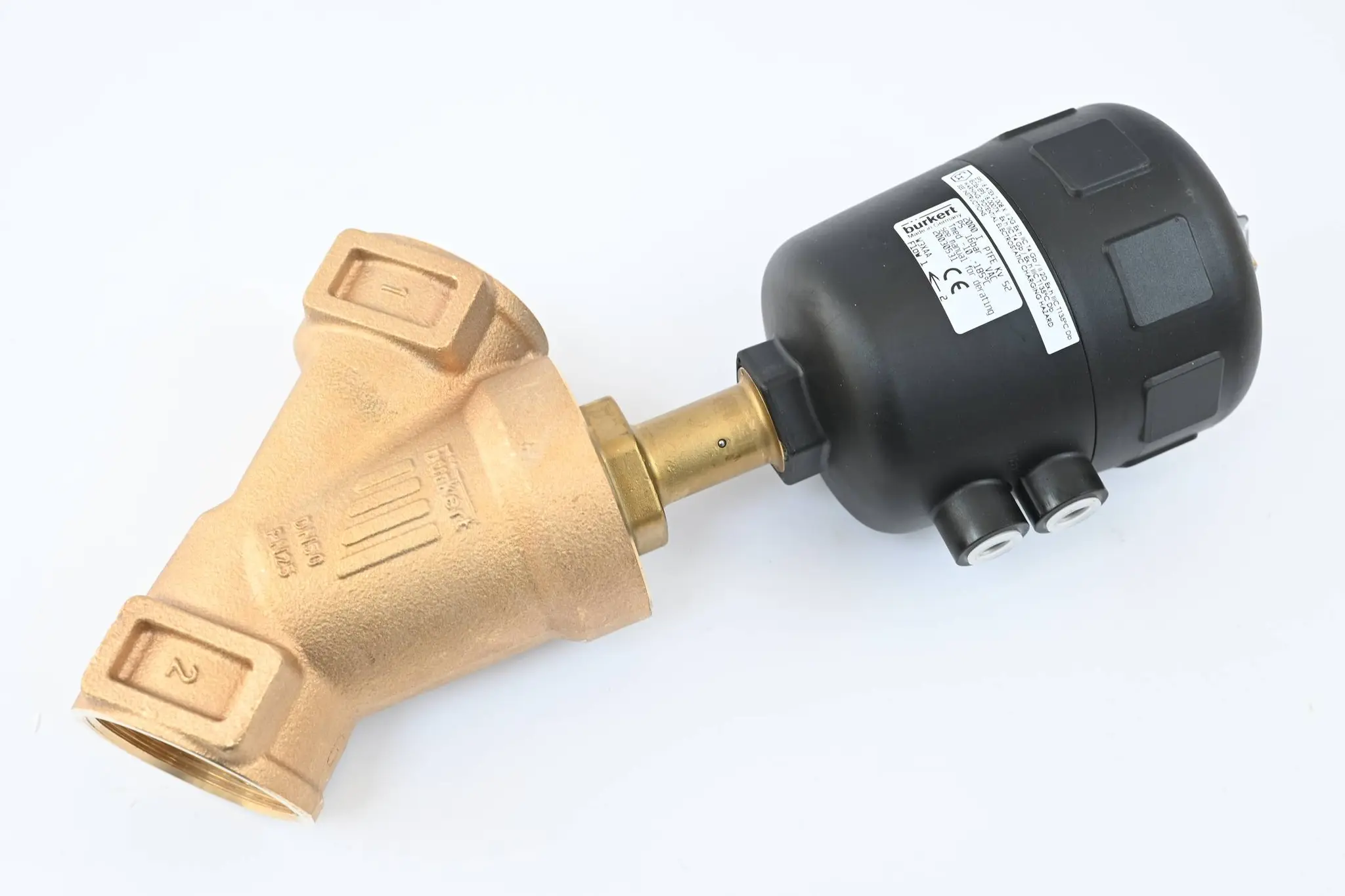 Produktfoto 1 von Bürkert 2/2-Wege-Schrägsitzventil pneum.bet. 2000 I 50,0 PTFE RG ( 20030531 )