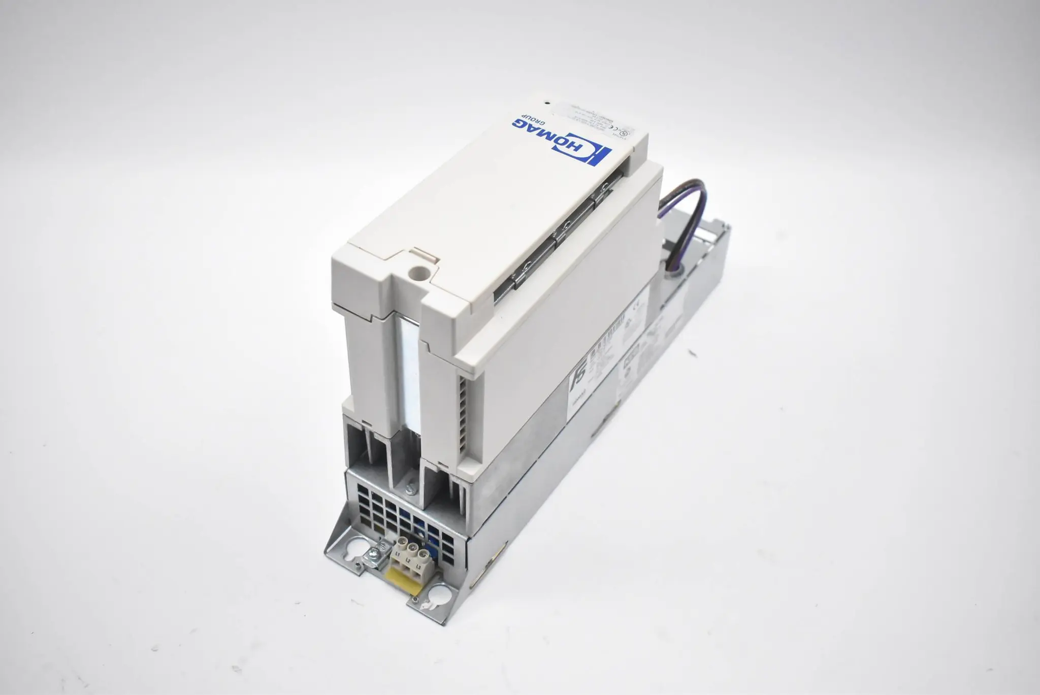 Produktfoto 1 von KEB Combivert F5 Frequenzumrichter 09F5CBB-YA03 ( 09.F5.CBB-YA03 )