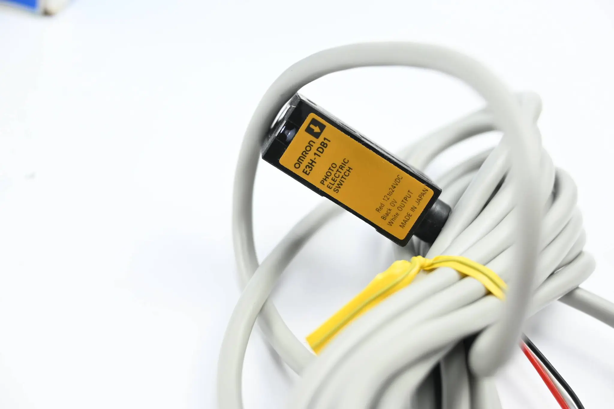 Produktfoto 1 von Omron Photoelectric Switch 12-24 VDC ( E3H-1B1 )