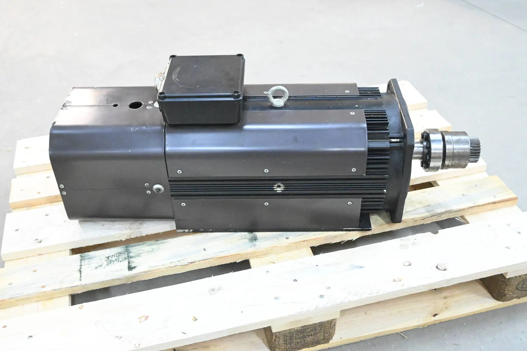 Produktfoto 1 von Indramat Servomotor 2AD132D-B35RA1-AS01