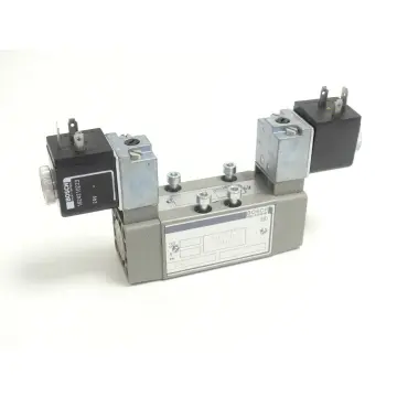 Produktfoto 1 von Bosch 0 820 024 502 Magnetventil + 2 x Bosch 1824210223 Magnetspule 24V