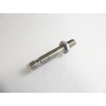 Produktfoto 1 von Balluff BES 01AU 1706 CN Induktiver Sensor mit 1 Mutter