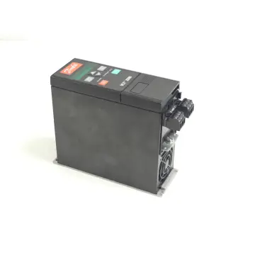 Produktfoto 1 von Danfoss VLT2805PS2B20STR1DBF00A00 Frequenzumrichter SN:015725G115