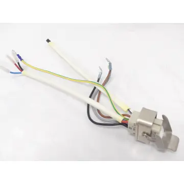 Produktfoto 1 von Harting Han Q8/0-F Stecker 09 12 008 3101 16A 500V 6kV 3 + Halterung + 8x Kabel