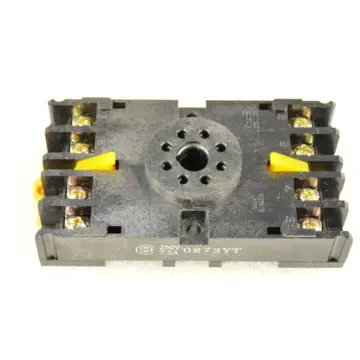 Produktfoto 1 von Omron 8PFA1 Relaissockel 250V 7 , 5A - ungebraucht -