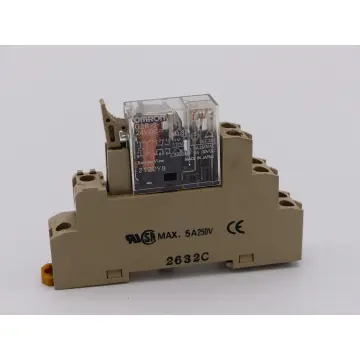 Omron G2R-2-SN Relais 24 VDC 2122Y8 auf Relaissockel 2632C