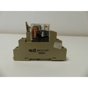 Produktfoto 1 von Omron G2R-2-SND-AP3 + Relais Sockel Omron P2RF-08-E 23Z6W -ungebraucht!-