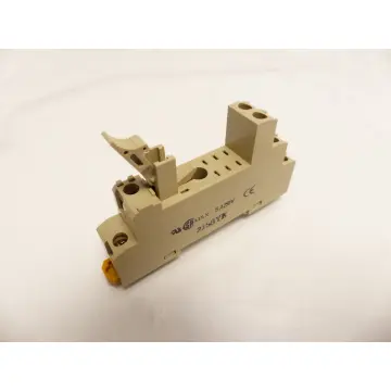 Produktfoto 1 von Omron P2RF-08-E 2158YK Relais Sockel 5A 250V
