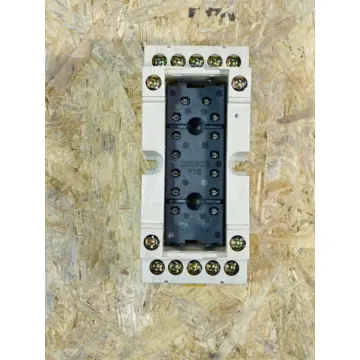 Produktfoto 1 von Omron P7S-14F Relaissockel - ungebraucht! -