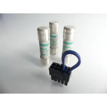 Produktfoto 1 von Mersen 3x FR1 0AM5 0V6 500V~ aM 6A + 2,5mm Crimp-Steckverbinder - ungebr.! -