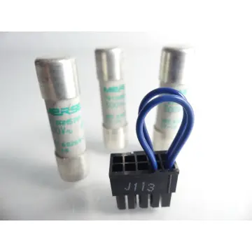 Produktfoto 1 von Mersen 3x FR1 0AM5 0V6 500V~ aM 8A + 2,5mm Crimp-Steckverbinder - ungebr.! -