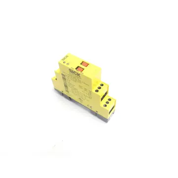 Produktfoto 1 von Sick UE12-2FG2D0 Sicherheitsrelais SN: 119931
