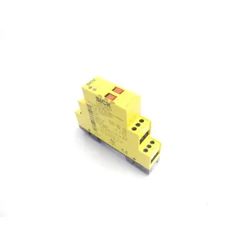 Produktfoto 1 von Sick UE12-2FG2D0 Sicherheitsrelais SN: 119935