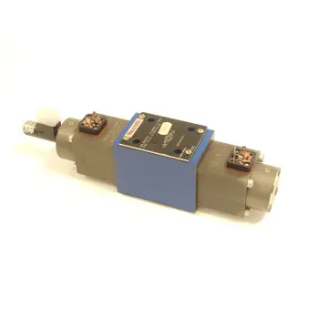 Produktfoto 1 von Rexroth 4WRE 10 E64-14/24K4/M-646 MNR: R900947313 SN:0000002 - ungeb.! -