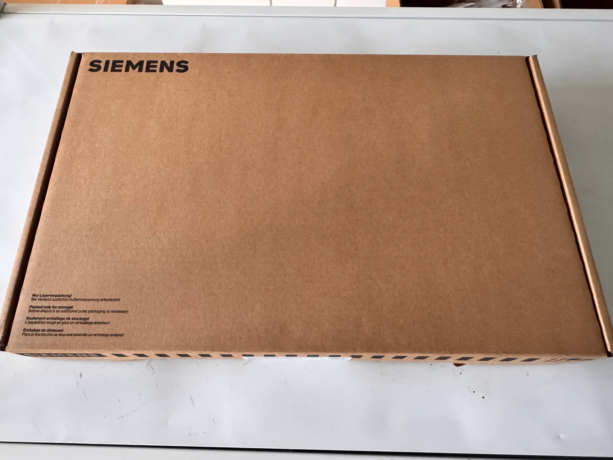 Produktfoto 1 von Siemens SINUMERIK 840D SL NCU 710.3B PN mit PLC 317-3 PN/DP inkl. Doppellüfter-/ Batteriemodul und Batterie