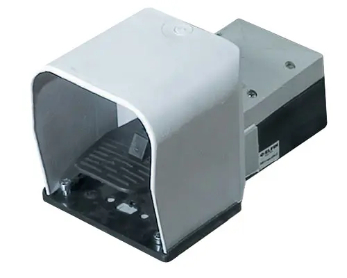 Produktfoto 1 von New Elfin 060PPLT11, Fussschalter, 2 Positionen, Sicherheitshebel, (1 Mikroschalter), N.O.+N.C., Thermoplast