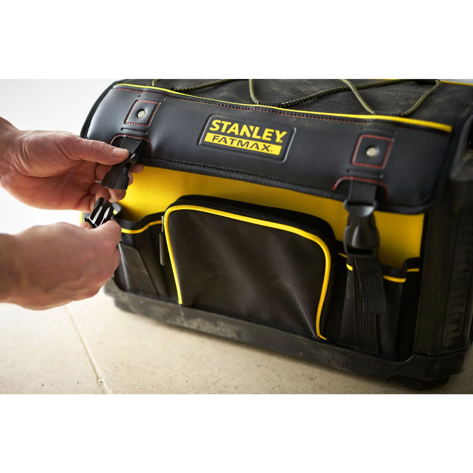 Produktfoto 1 von Stanley 1-79-213, Werkzeugtrage FATMAX Nylon Schutzhaube