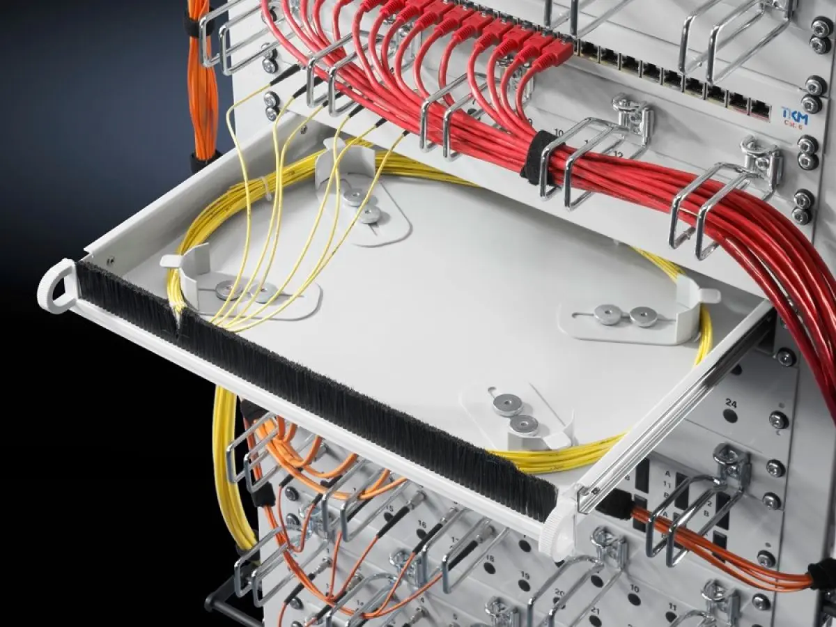 Produktfoto 1 von Rittal DK 7063.200, 7063200 Drawer 482.6 mm (19") to accommodate surplus cables