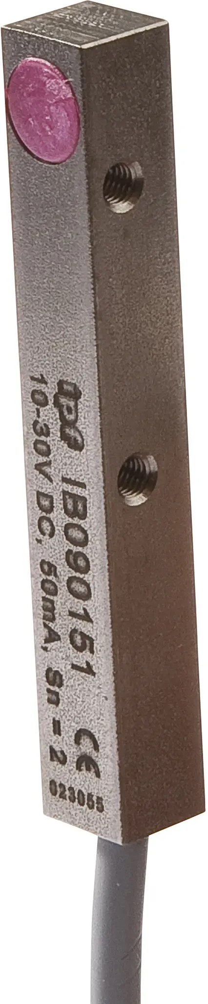 Produktfoto 1 von ipf Electronic IB090151, Sensor Induktiv, 55x8x8mm, bündig, Sn: 2, 10-30V DC
