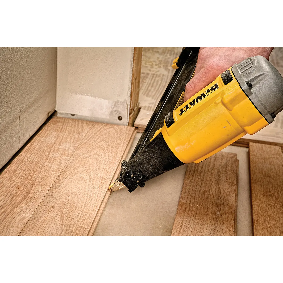 Produktfoto 1 von DeWalt DPN1564APP-XJ, Stauchkopfnagler Druckluft DNBDA, 64mm