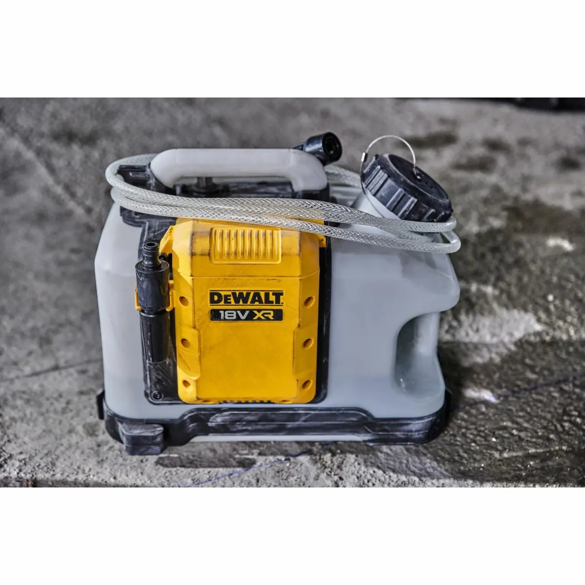 Produktfoto 1 von DeWalt DCE6820N-XJ, Akku-Wassertank, 18 Volt, Basisversion