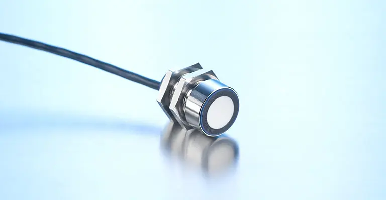 Produktfoto 1 von Microsonic dbk+5/Sender/M18/K1, Ultraschall-Doppelbogenkontrolle