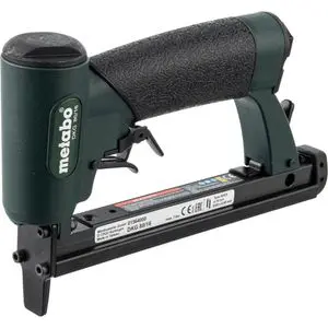 Produktfoto 1 von Metabo 601564500, Drucklufttacker DKG 80/16, für Klammern 4-16mm, mit Koffer