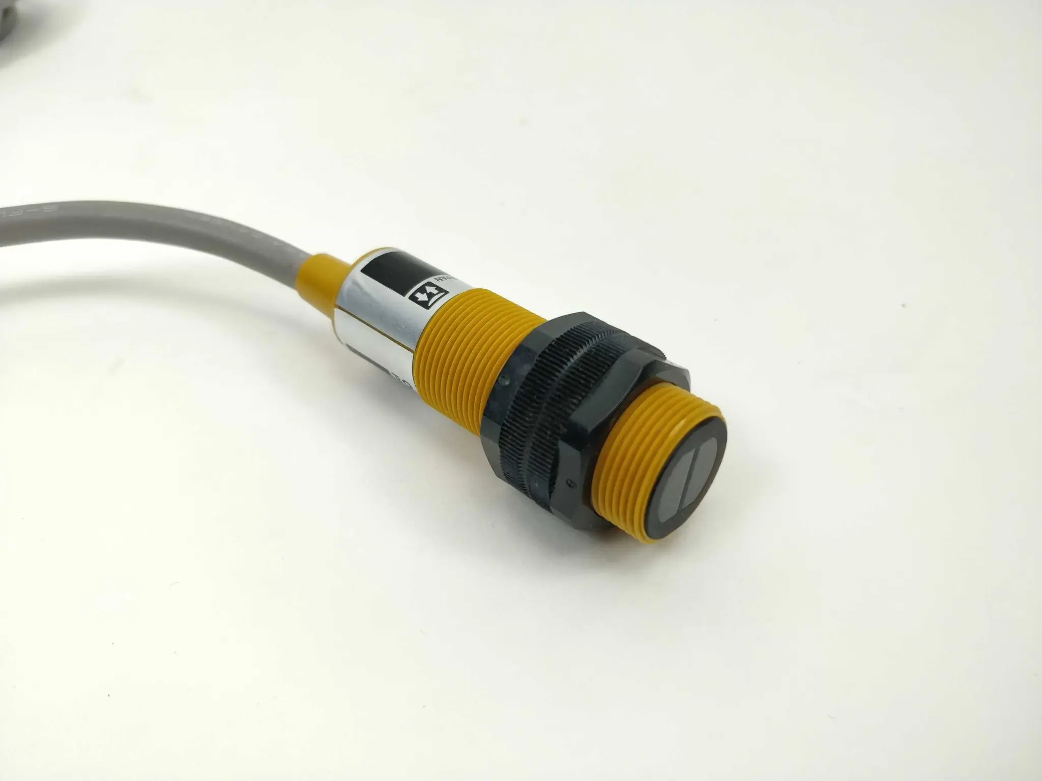 OMRON E3F-R2C4