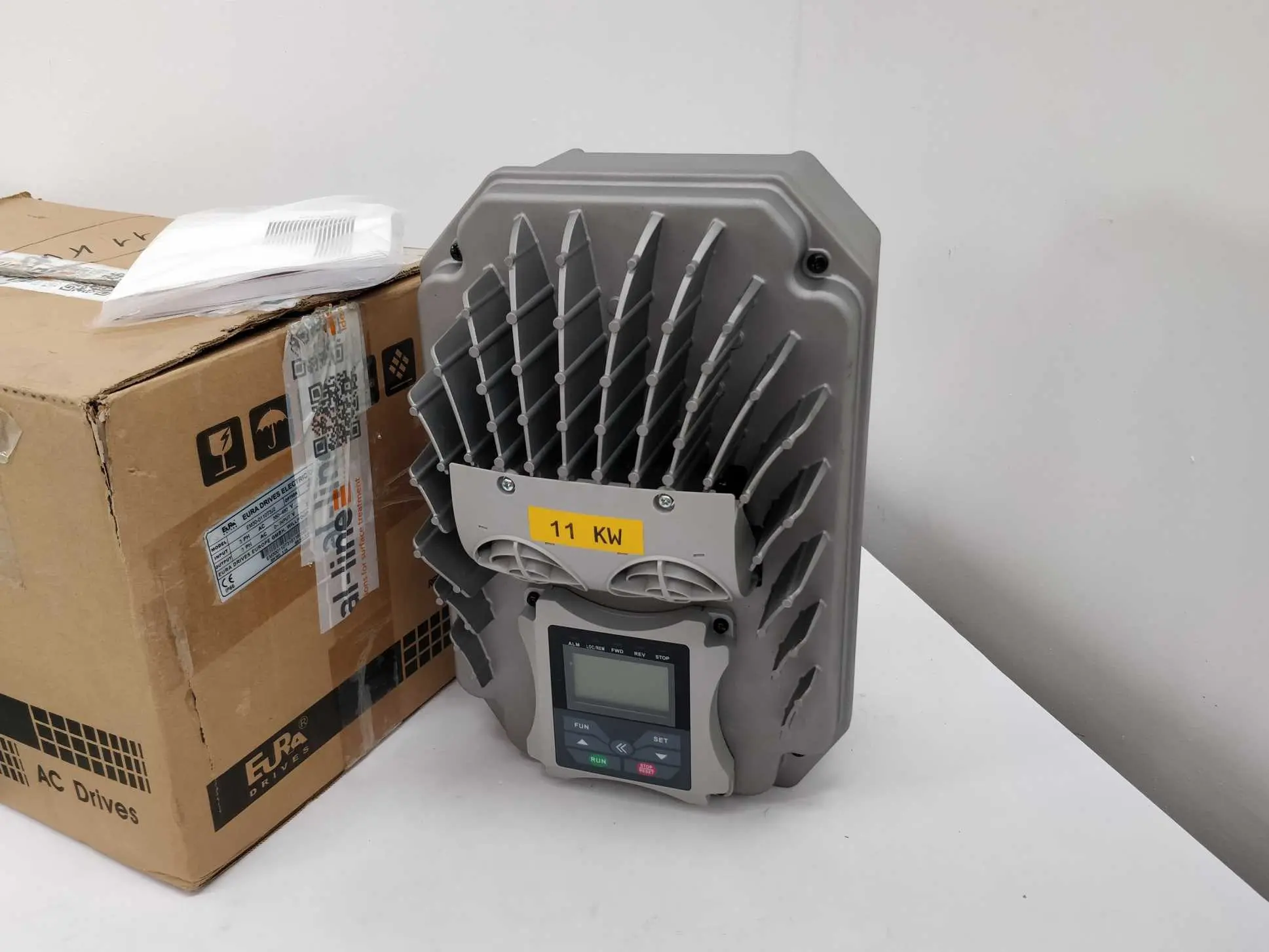 EURA DRIVES EM30-0110T3J2