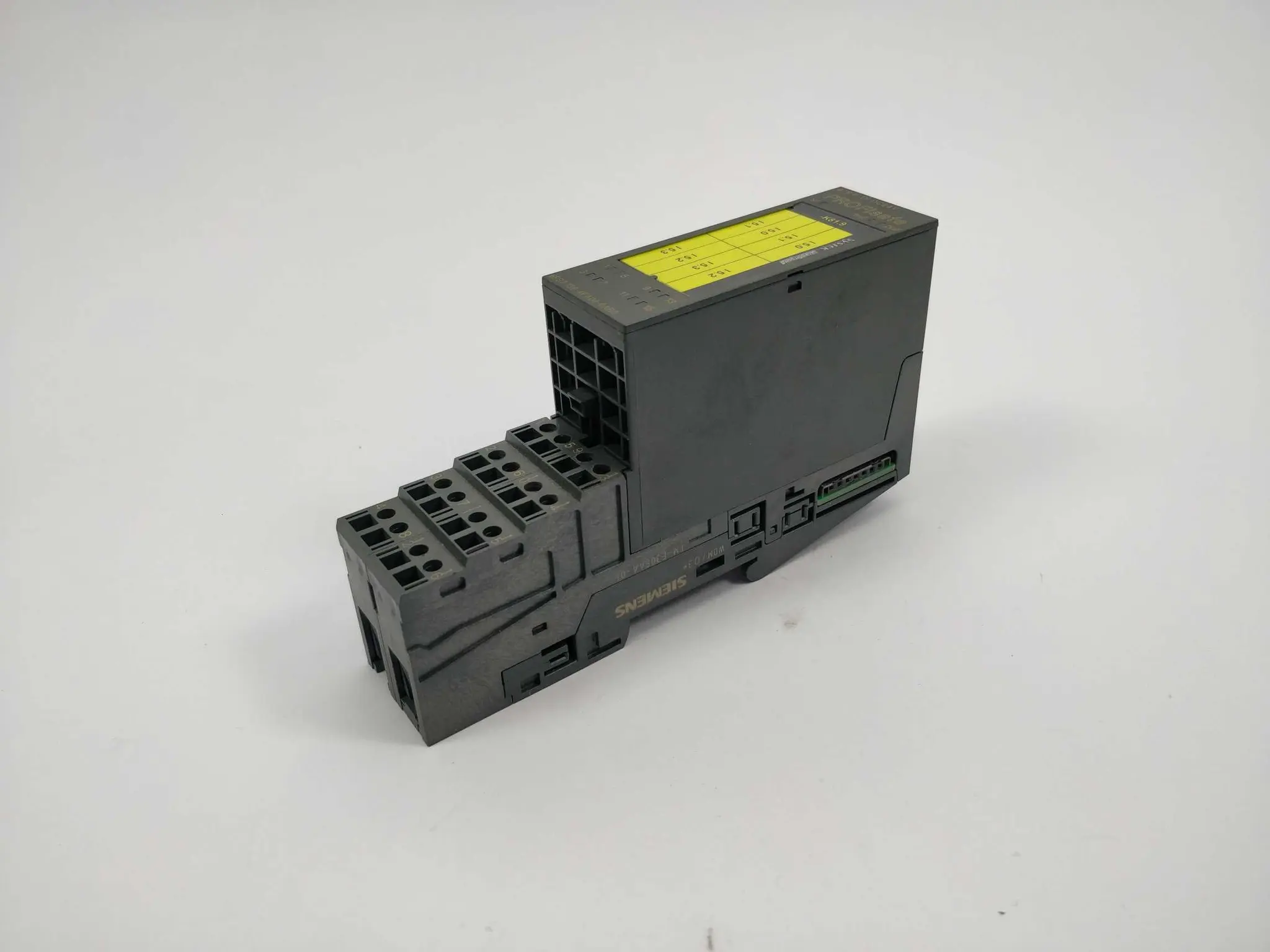 Produktfoto 1 von Siemens 6ES7138-4FA04-0AB0