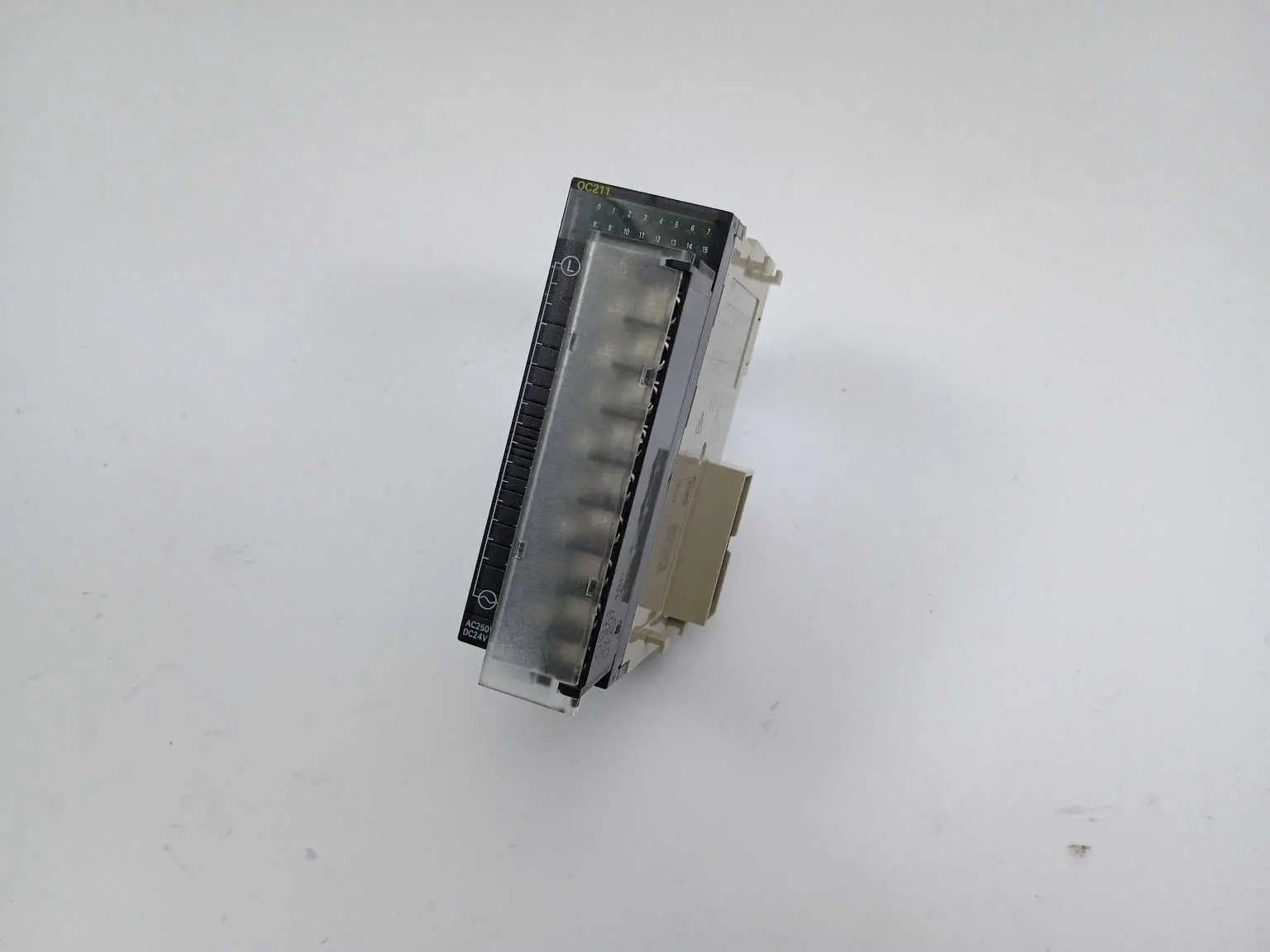 Produktfoto 1 von OMRON CJ1W-OC211