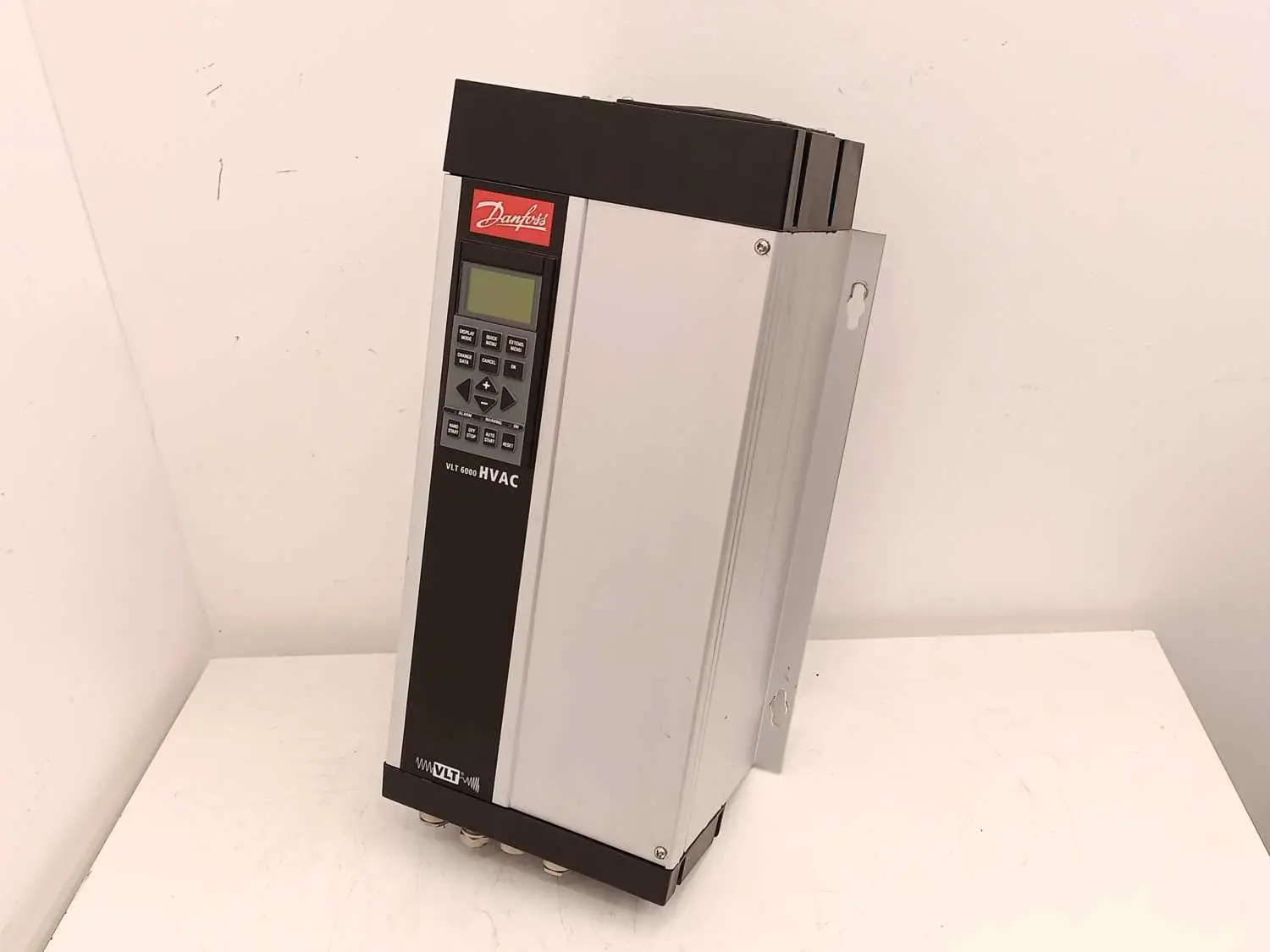 Produktfoto 1 von Danfoss VLT6008HT4C54STR3DLF00A00C0