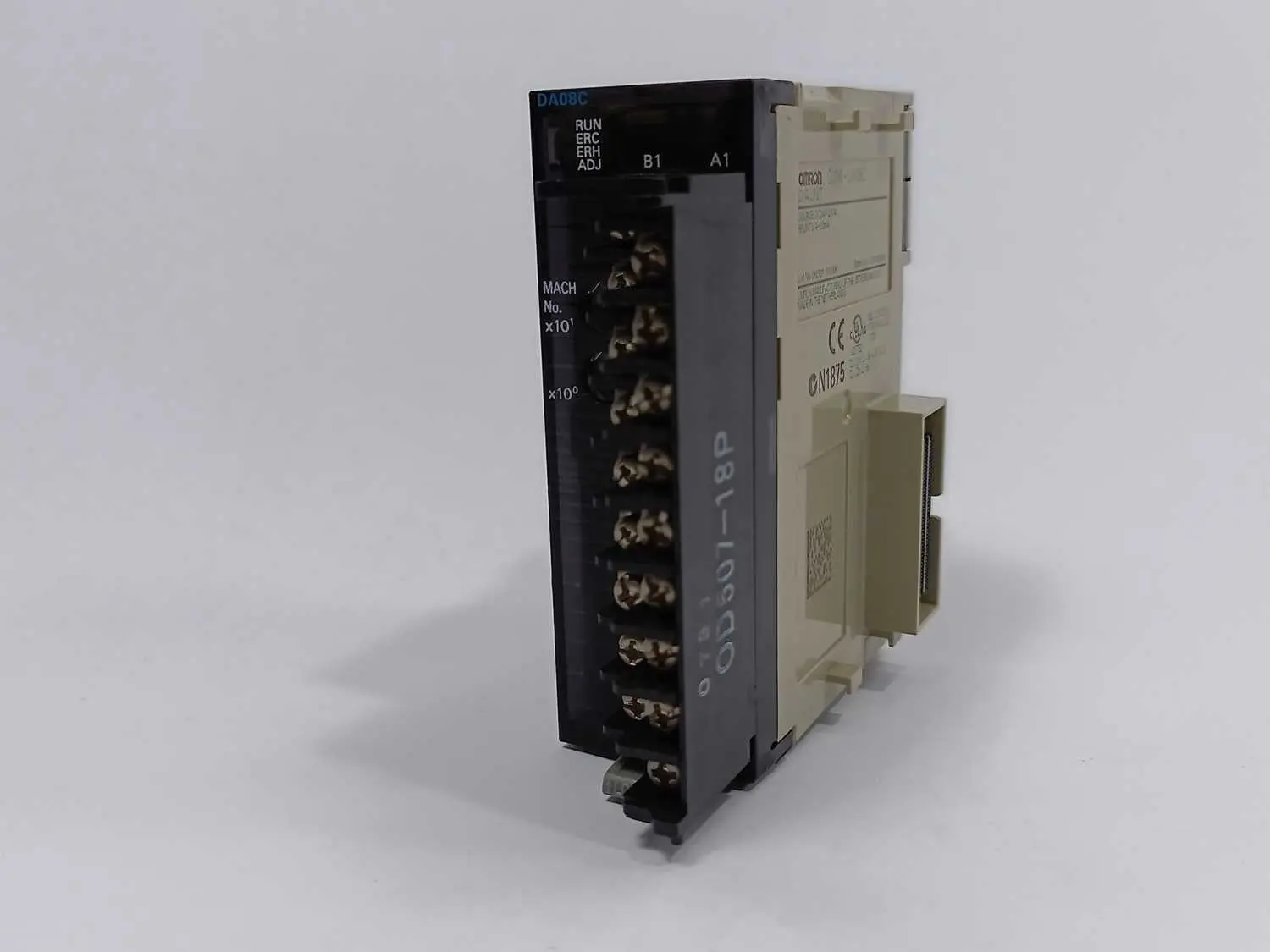 Produktfoto 1 von OMRON CJ1W-DA08C