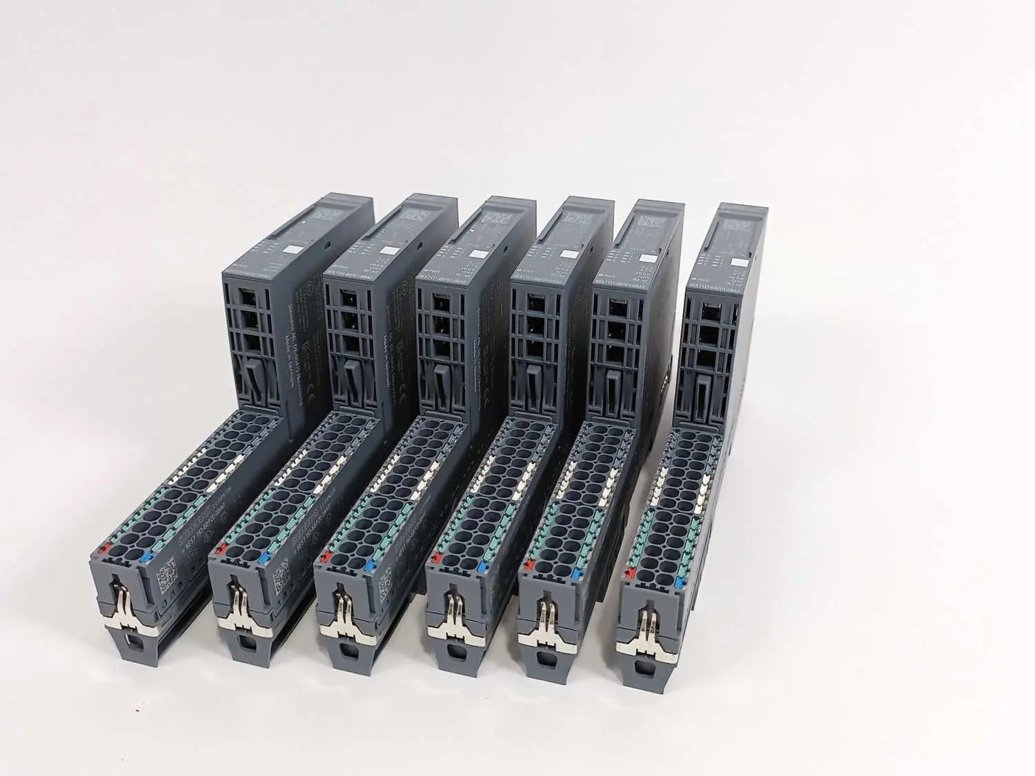 Produktfoto 1 von Siemens 6ES7131-6BF01-0BA0