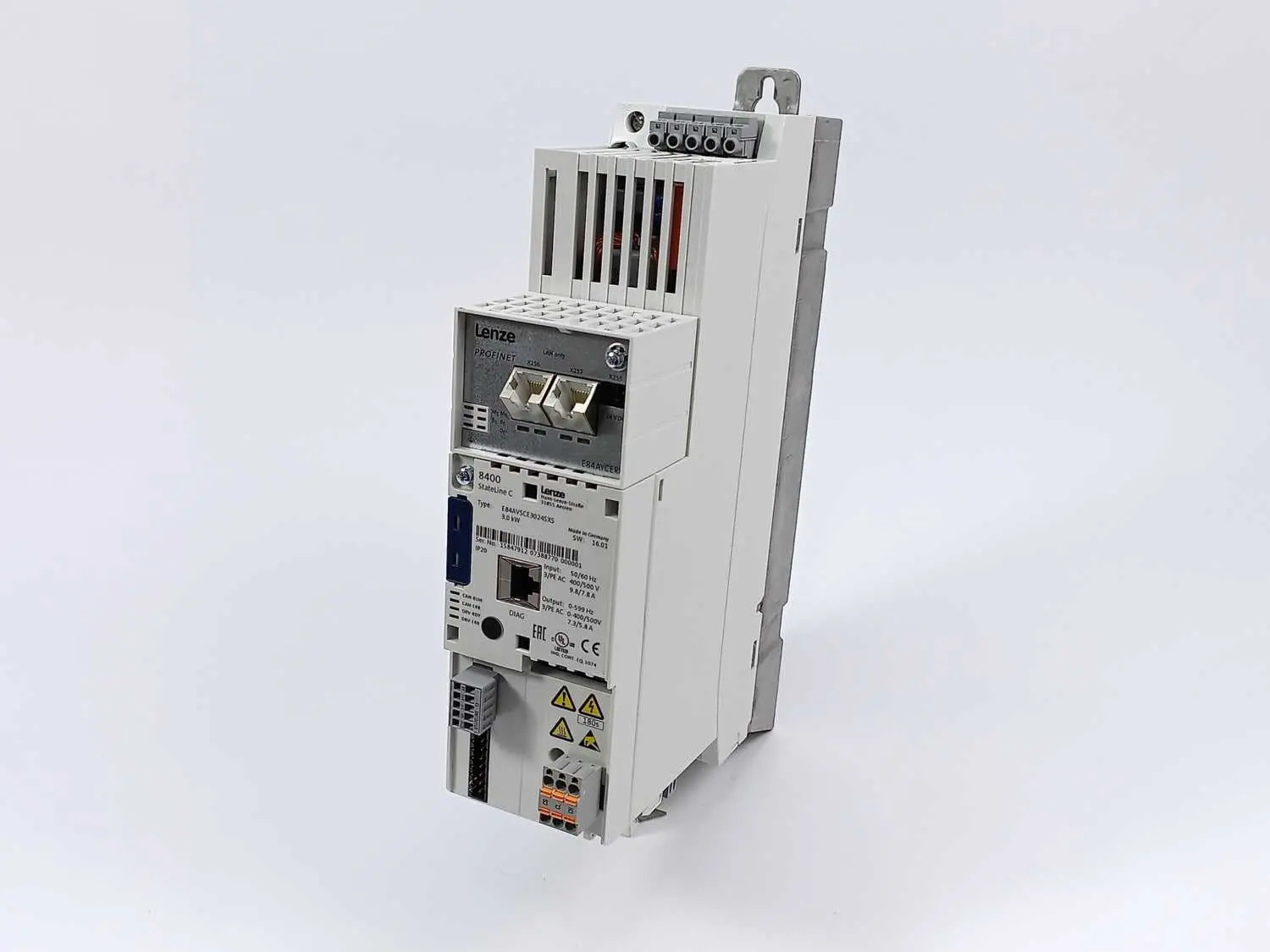Produktfoto 1 von LENZE E84AVSCE3024SXS-ERXXX