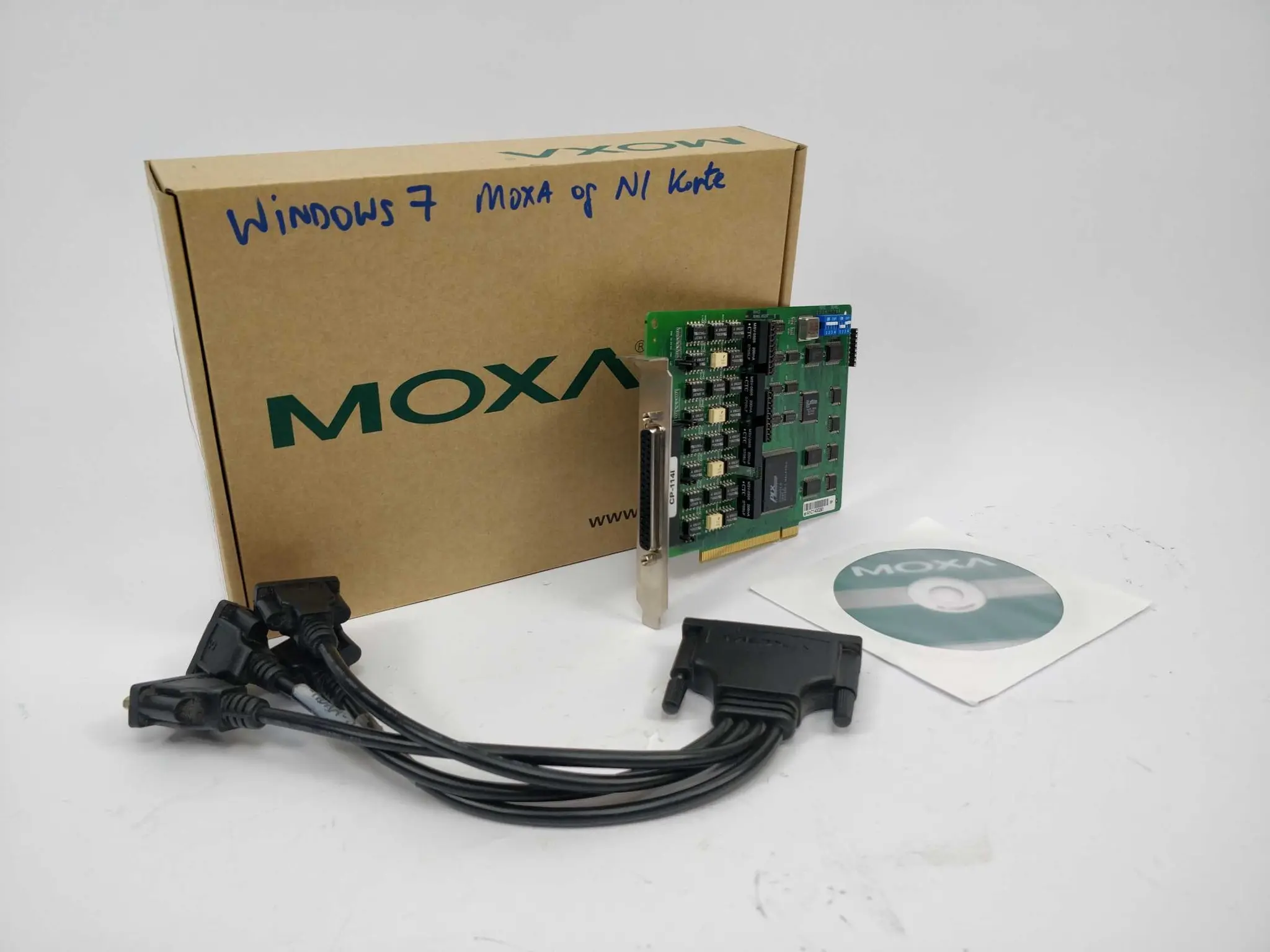 Produktfoto 1 von Moxa CP-114EL-I-DB9M