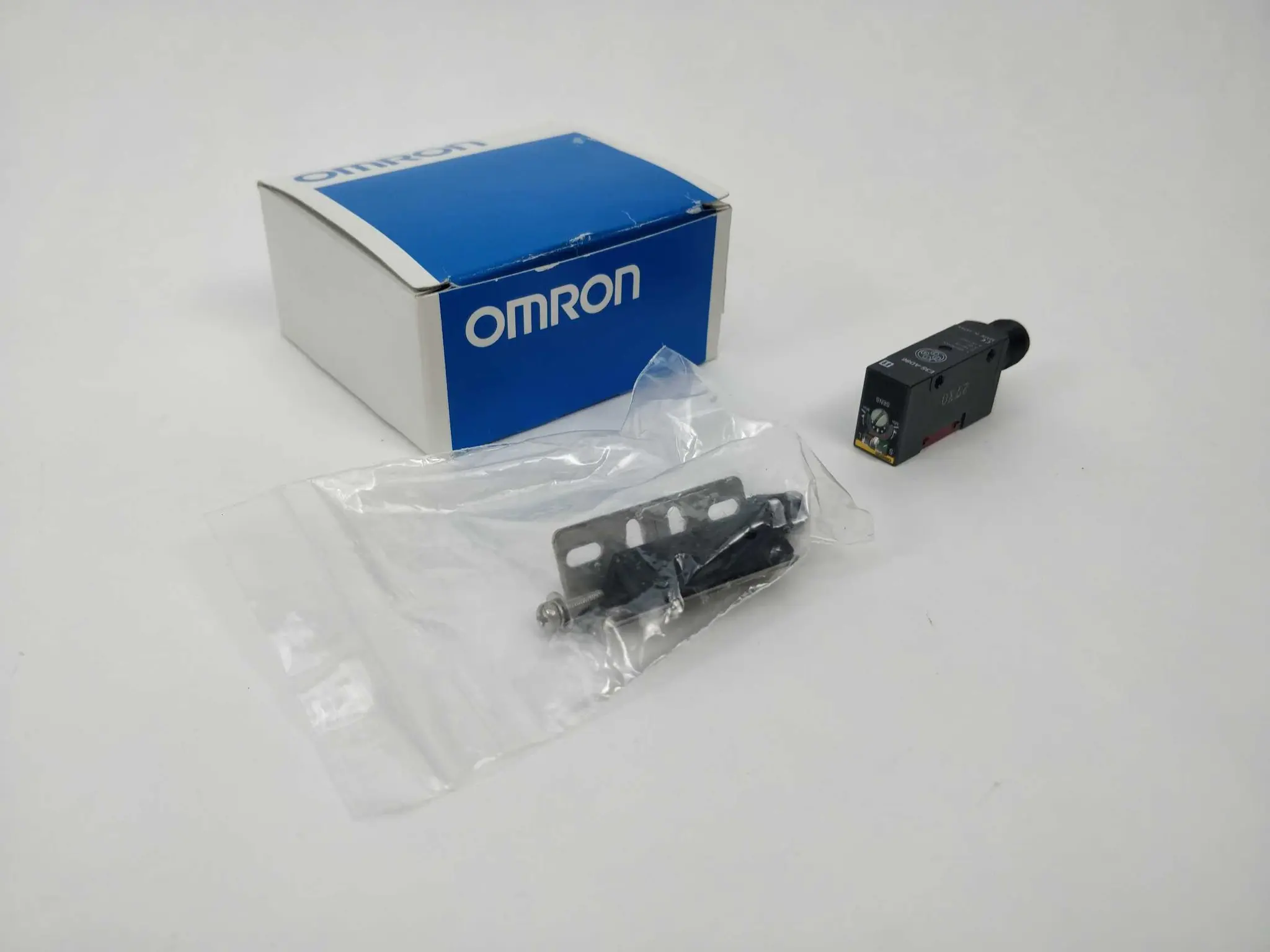 Produktfoto 1 von OMRON E3S-AD86