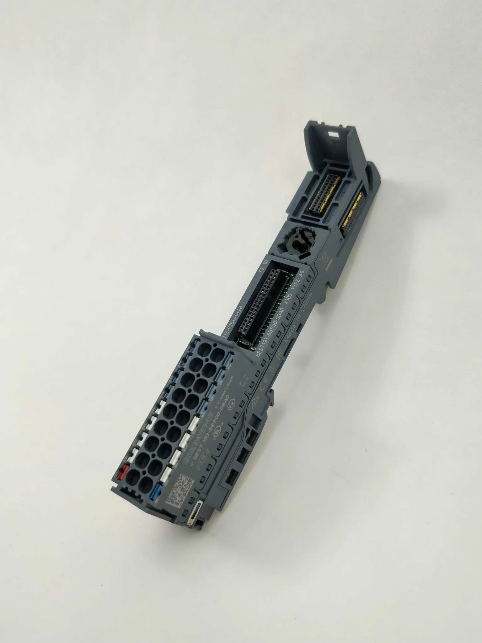 Produktfoto 1 von Siemens 6ES7193-6BP00-0BA0