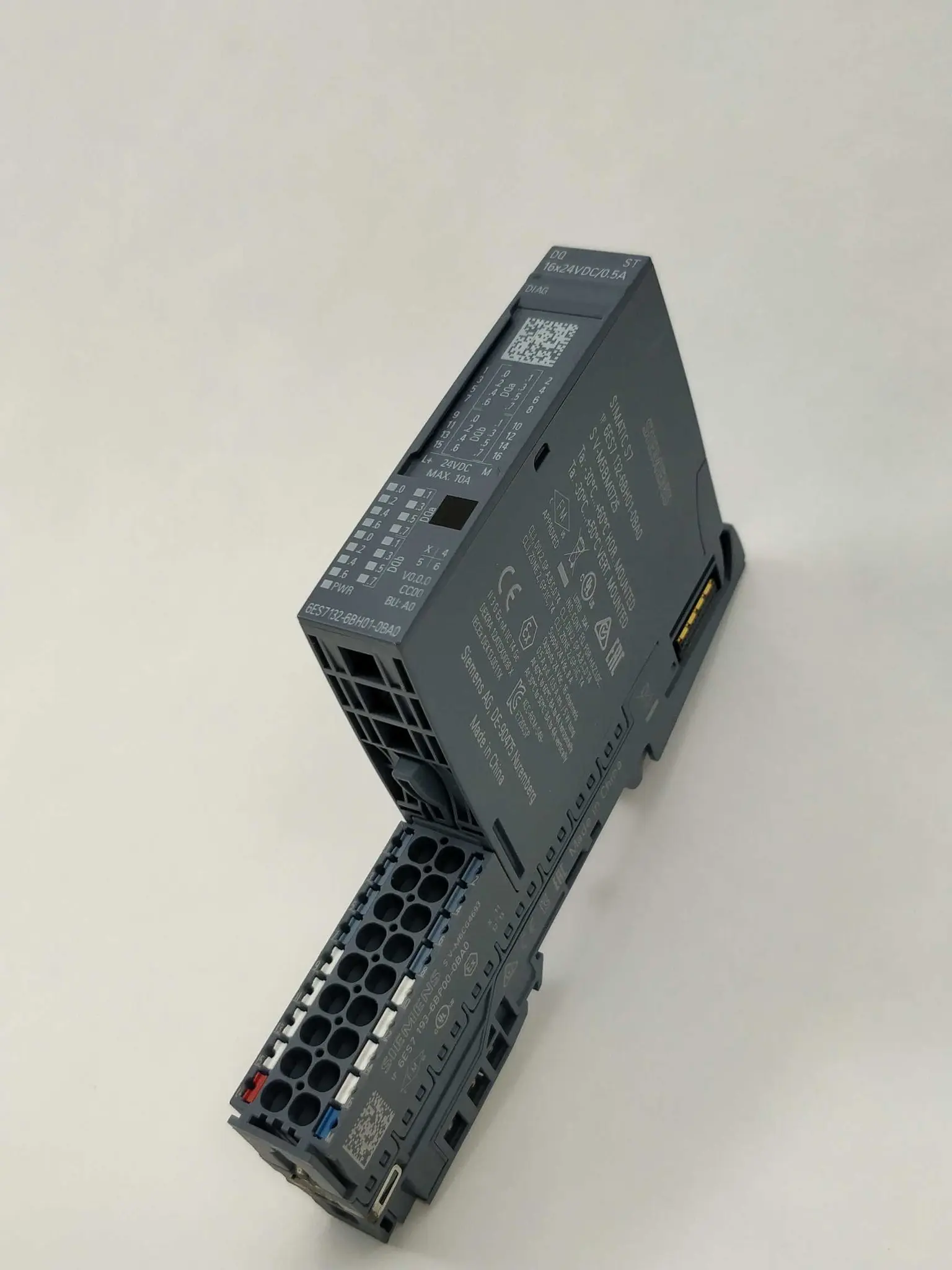 Produktfoto 1 von Siemens 6ES7132-6BH01-0BA0