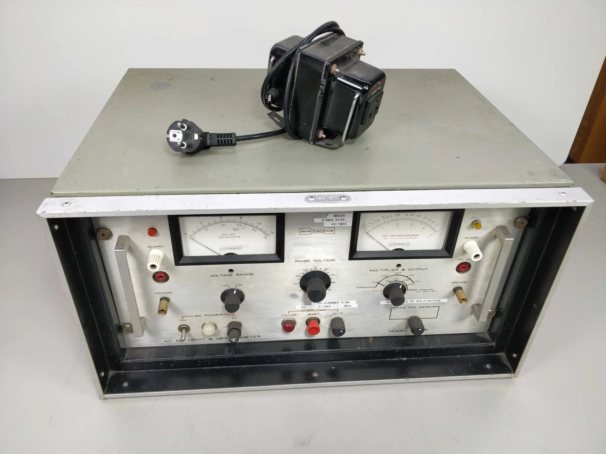 Produktfoto 1 von Hipotronics-Hubbell H301 B