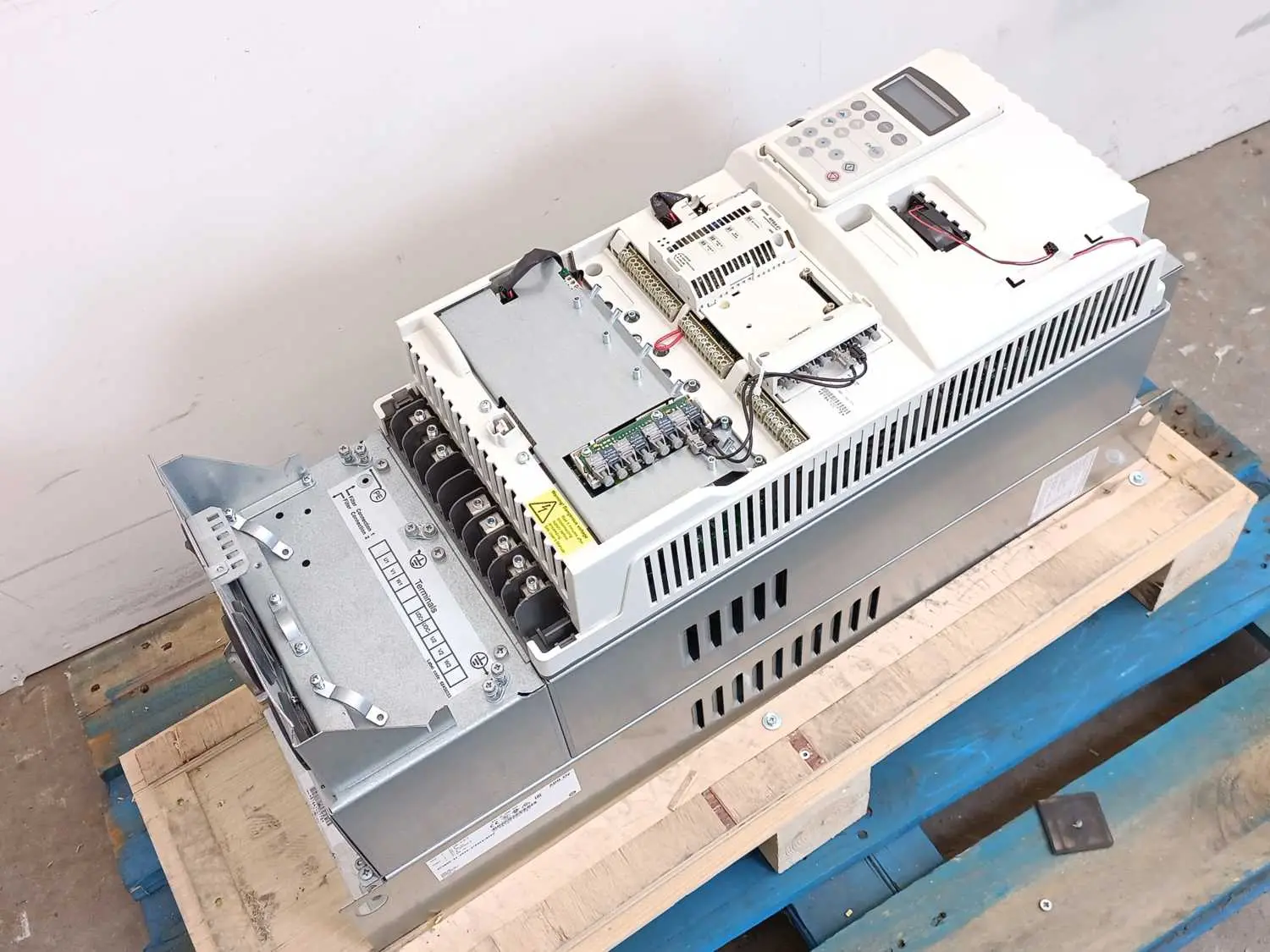 Produktfoto 1 von ABB ACS800-31-0025-3+K454+R705