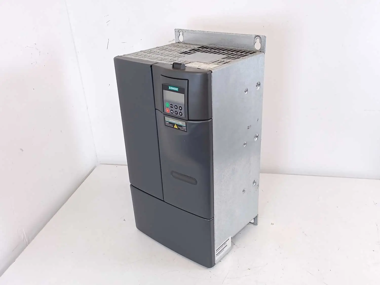 Produktfoto 1 von Siemens 6SE6440-2UD31-8DA1