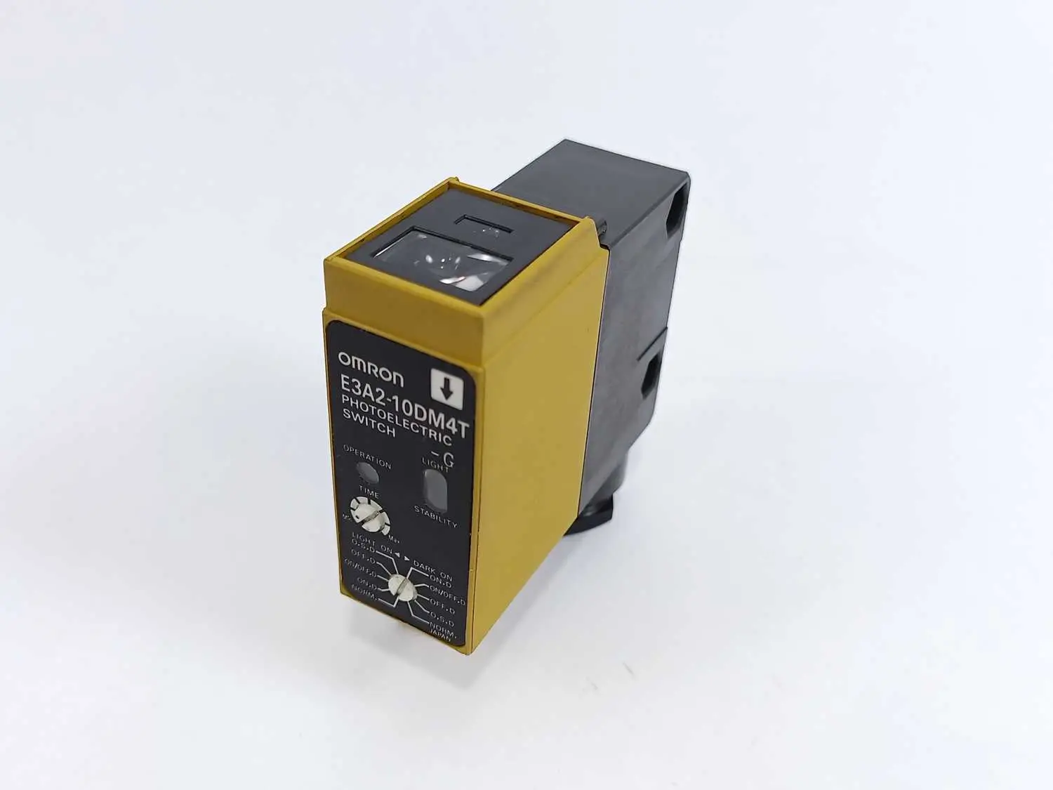 Produktfoto 1 von OMRON E3A2-10DM4T