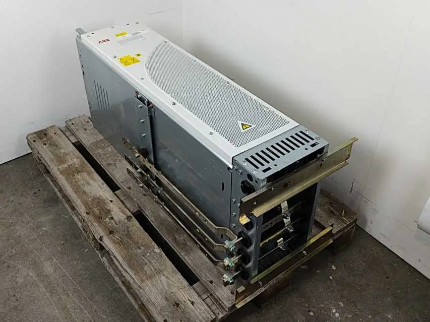 Produktfoto 1 von ABB ACS800-04-0140-3+E210+J400+P901+R704