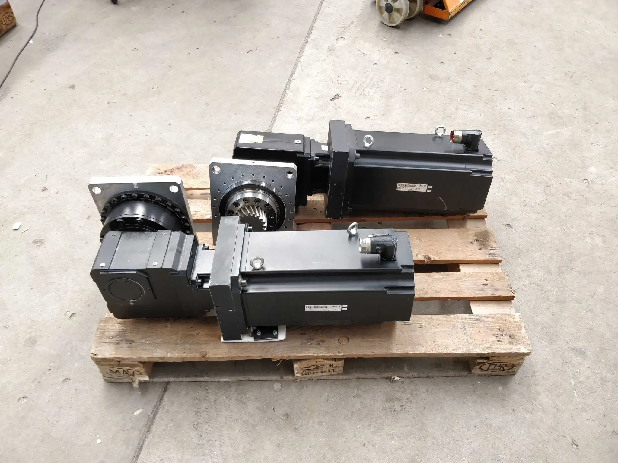 Produktfoto 1 von B&R Automation 8LSA56.S1045D200-1