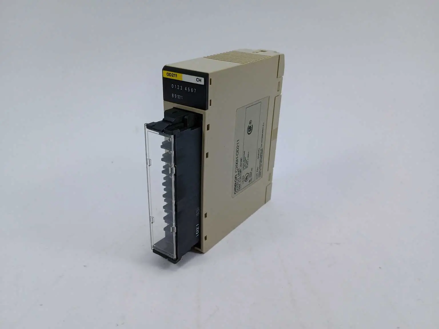 Produktfoto 1 von OMRON C200H-OD211