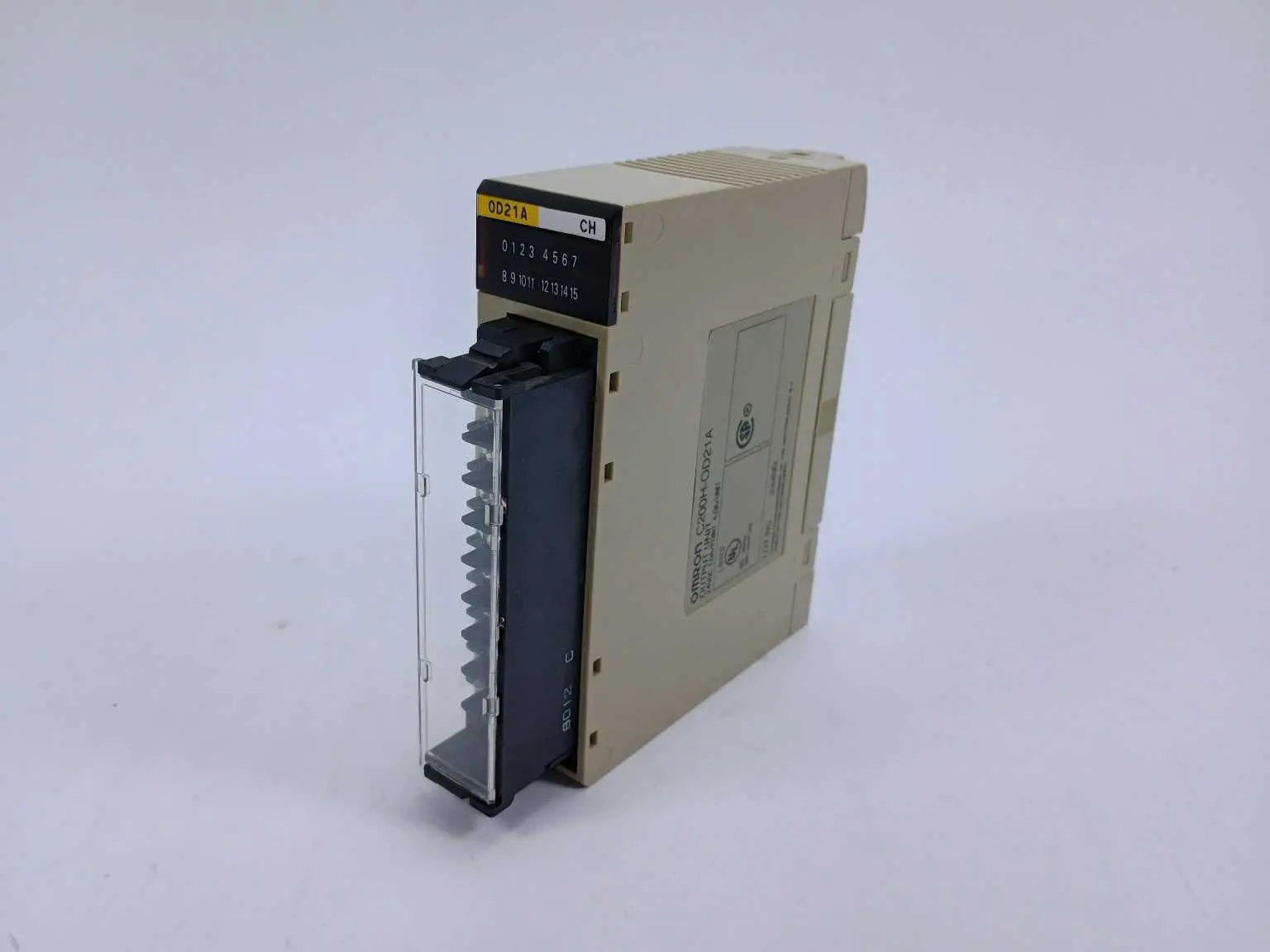 Produktfoto 1 von OMRON C200H-OD21A